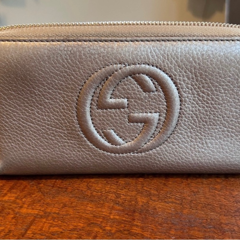 Authentic large Gucci Wallett